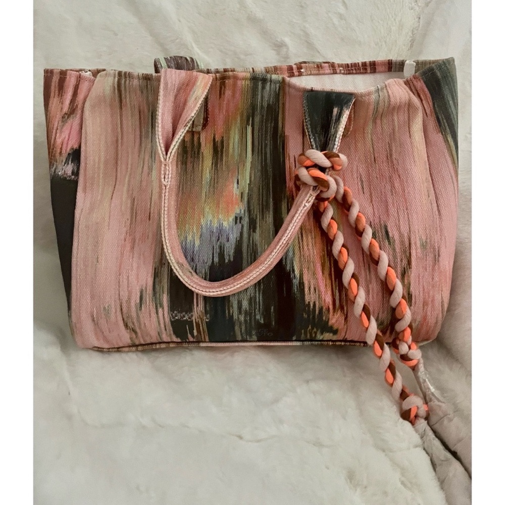 Vince Camuto AMIA TOTE